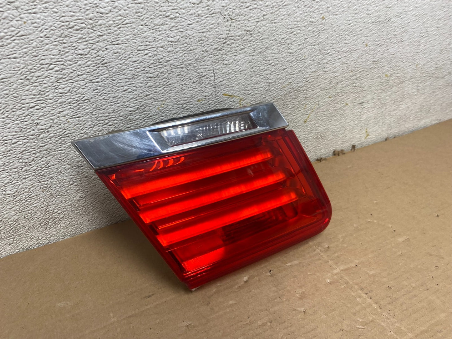 2009-2012 BMW 7-Series F01 F02 750i 750Li Left Driver Inner Tail Light Q9037 DW2