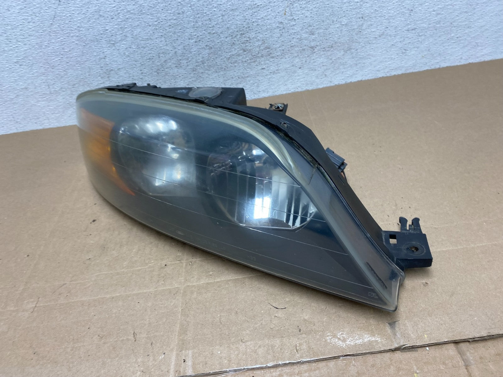 2000 to 2002 Lincoln Ls Right Passenger RH Side Headlight Halogen AE4946 DW1