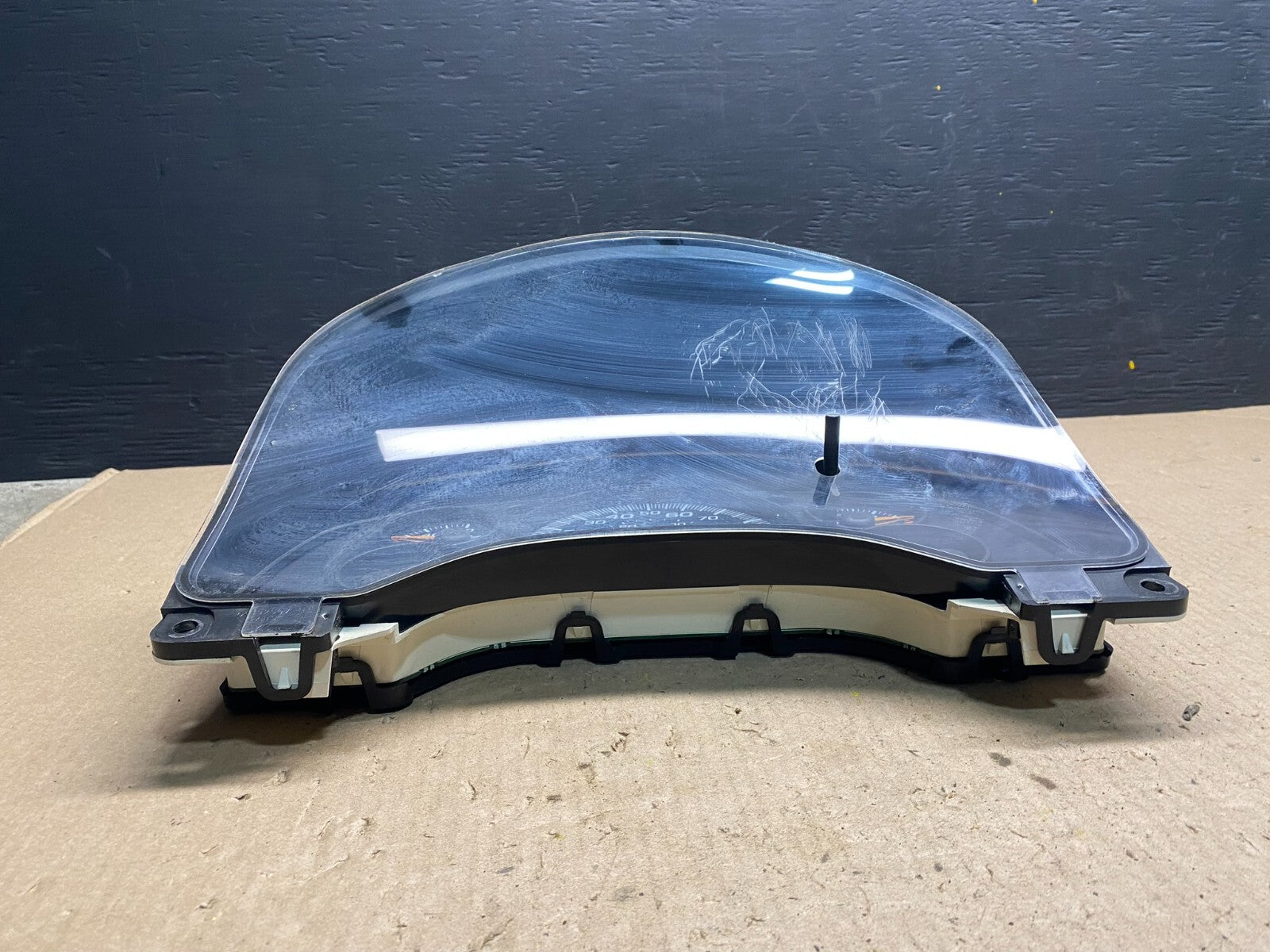 2004 to 2007 Chevrolet Express Speedometer Cluster Gauge E2135 PS3