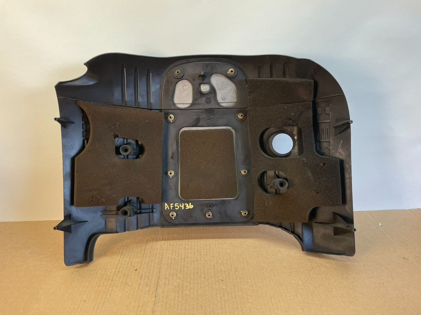 2005 to 2010 Jeep Grand Cherokee 5.7L Hemi Engine Cover Plastic Shield AF5436 DW5