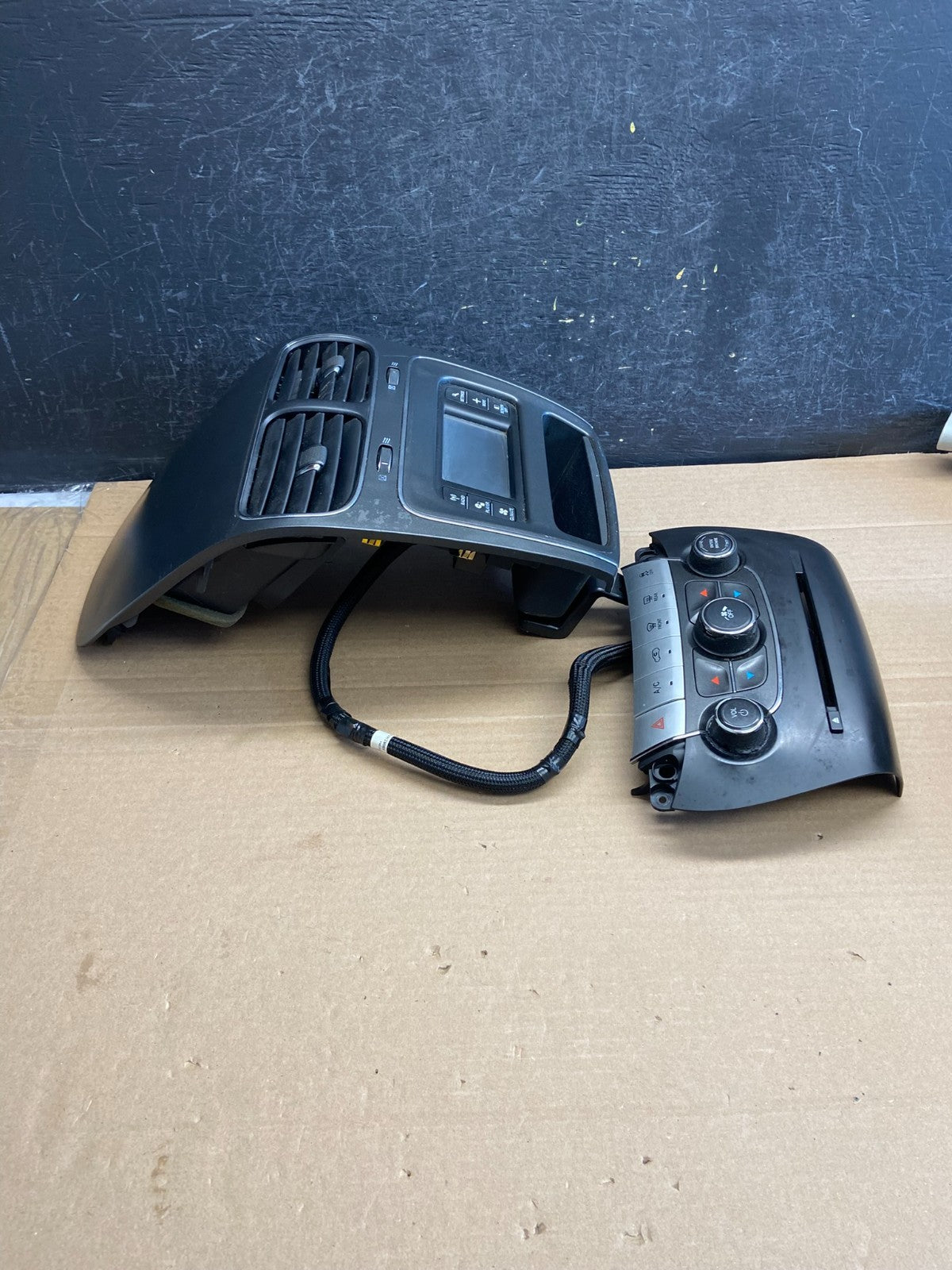 2011-2019 Dodge Journey Radio Display Screen Bezel Climate Trim Vents ag4986 DG1