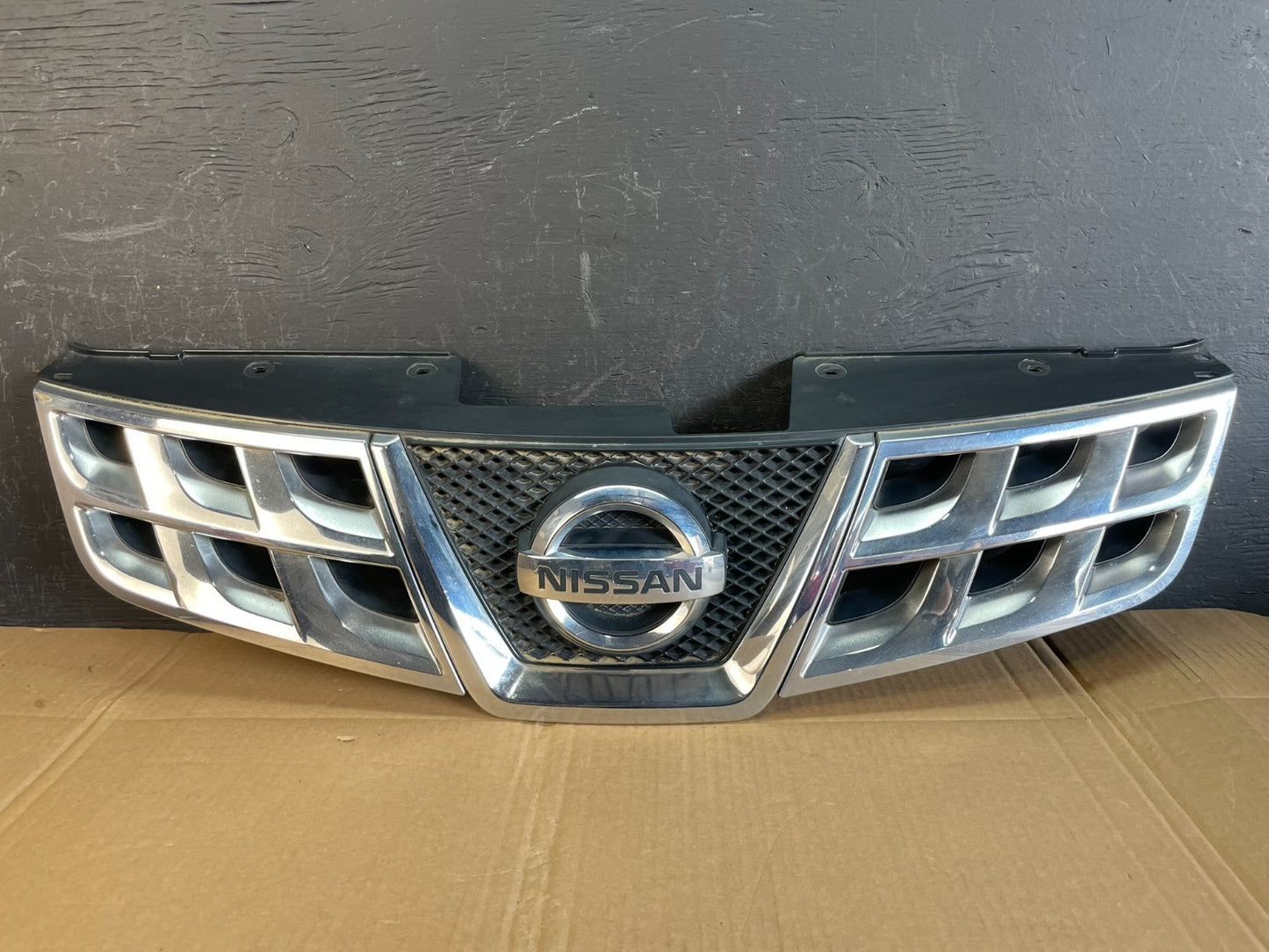 2011 to 2015 Nissan Rogue Front Upper Chrome Grill Grille AC5290 DG0