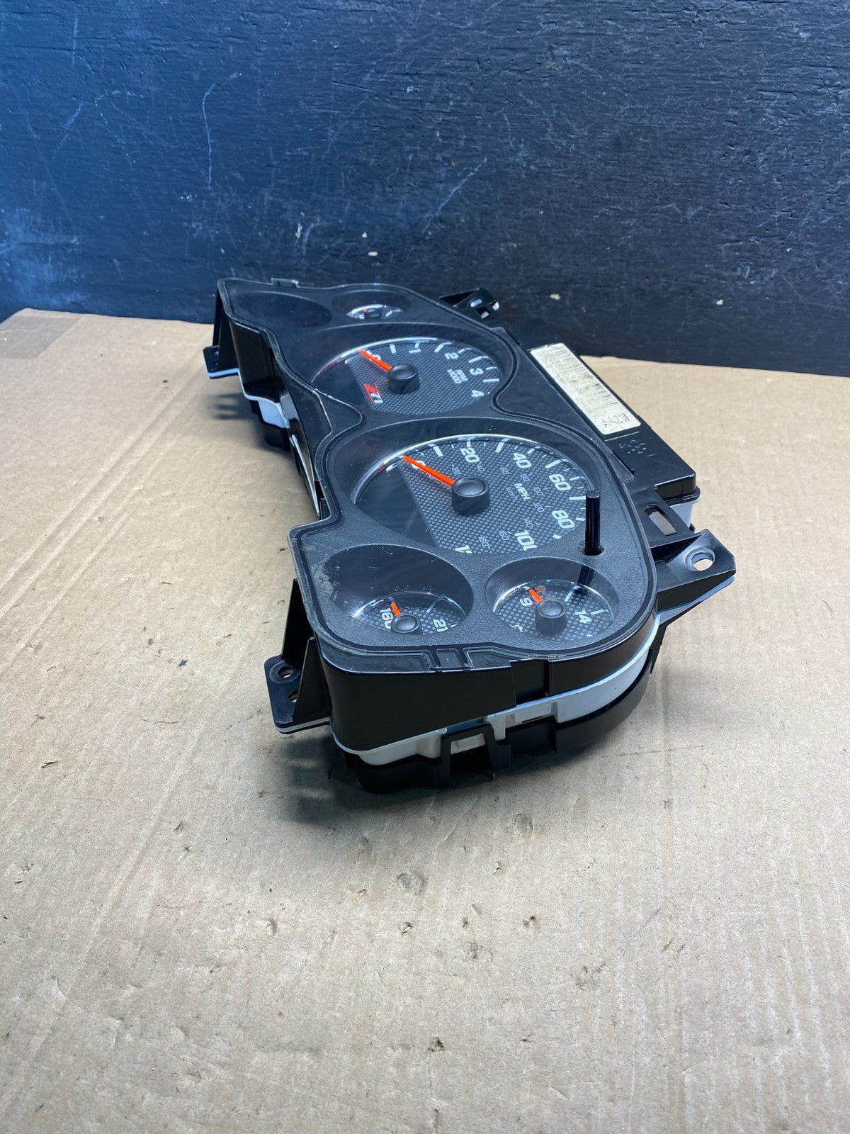 2008 to 2011 Chevrolet Tahoe Hybrid Speedometer Gauge Cluster AE7592 DG2