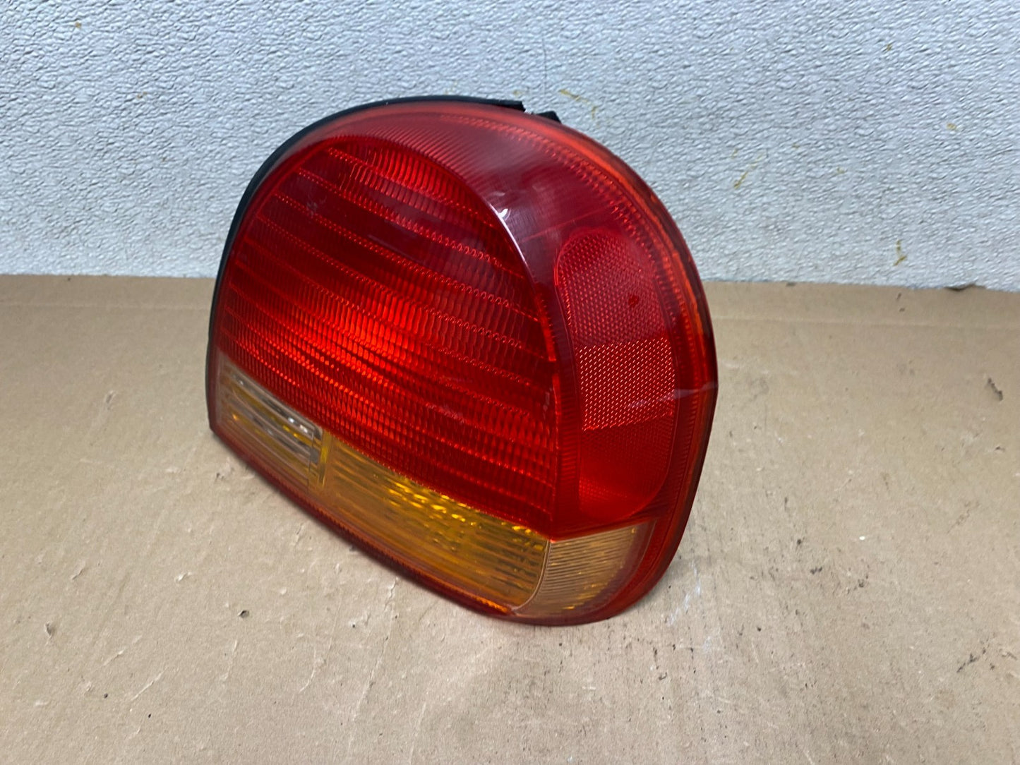 1999 2000 2001 Hyundai Sonata Right Passenger Rh Side Tail Light Oem S0620 DW1