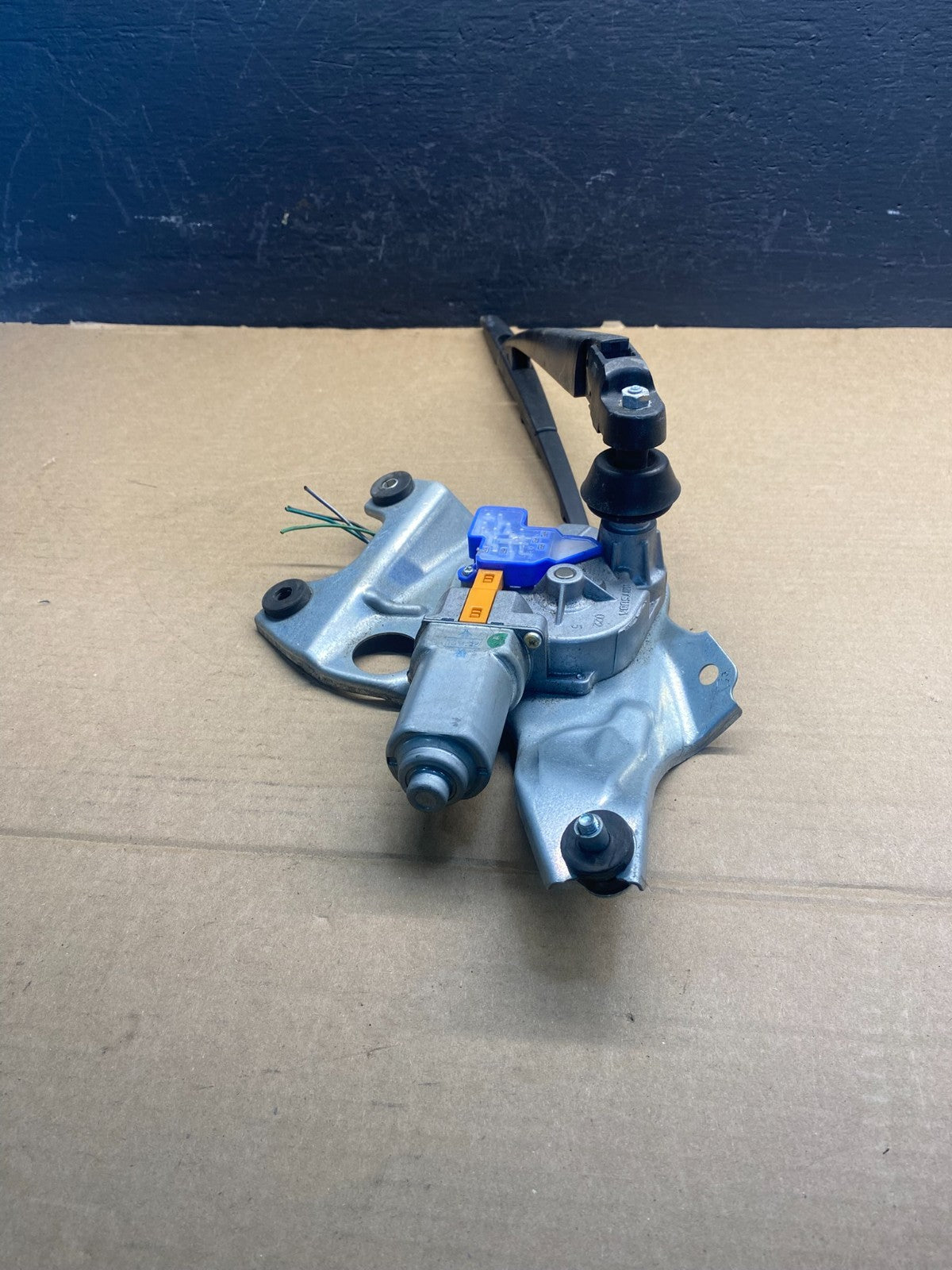 2010 to 2014 Subaru Outback Rear Windshield Wiper Motor AC45074