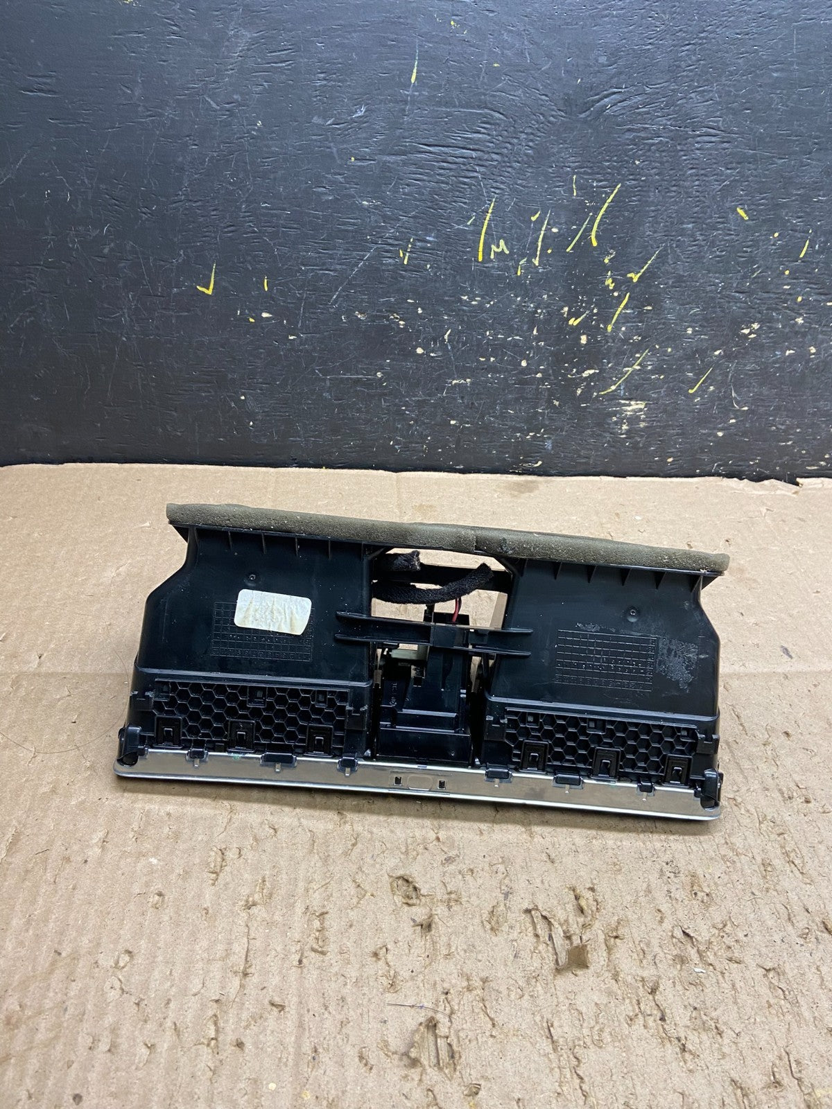 2012 - 2015 Volkswagen Passat Dash Dashboard Middle Center Air Vent OEM Y8038 DG4