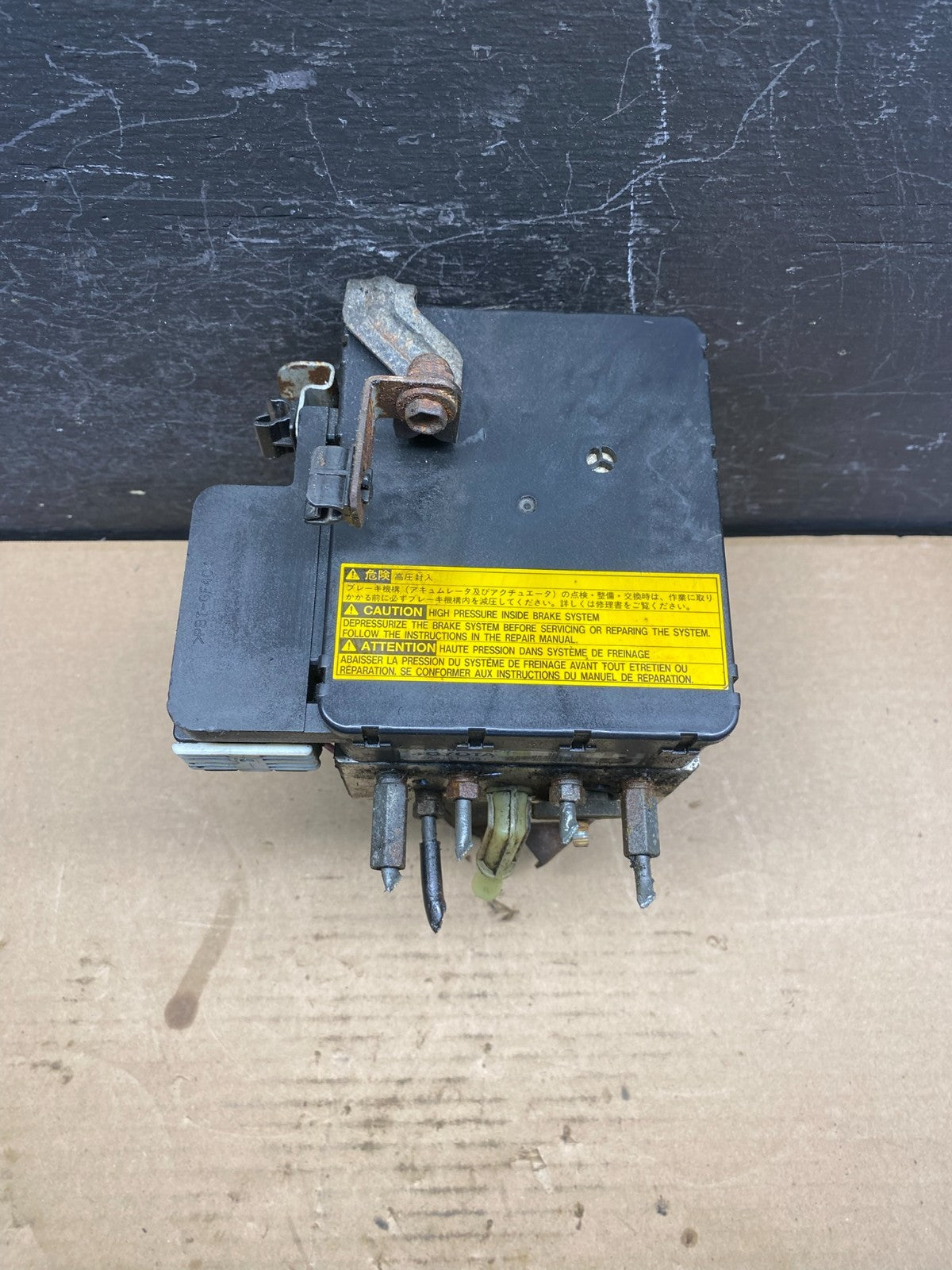 2004 - 2009 Toyota Prius ABS Brake Pump Anti Lock Module AE2235 DW0