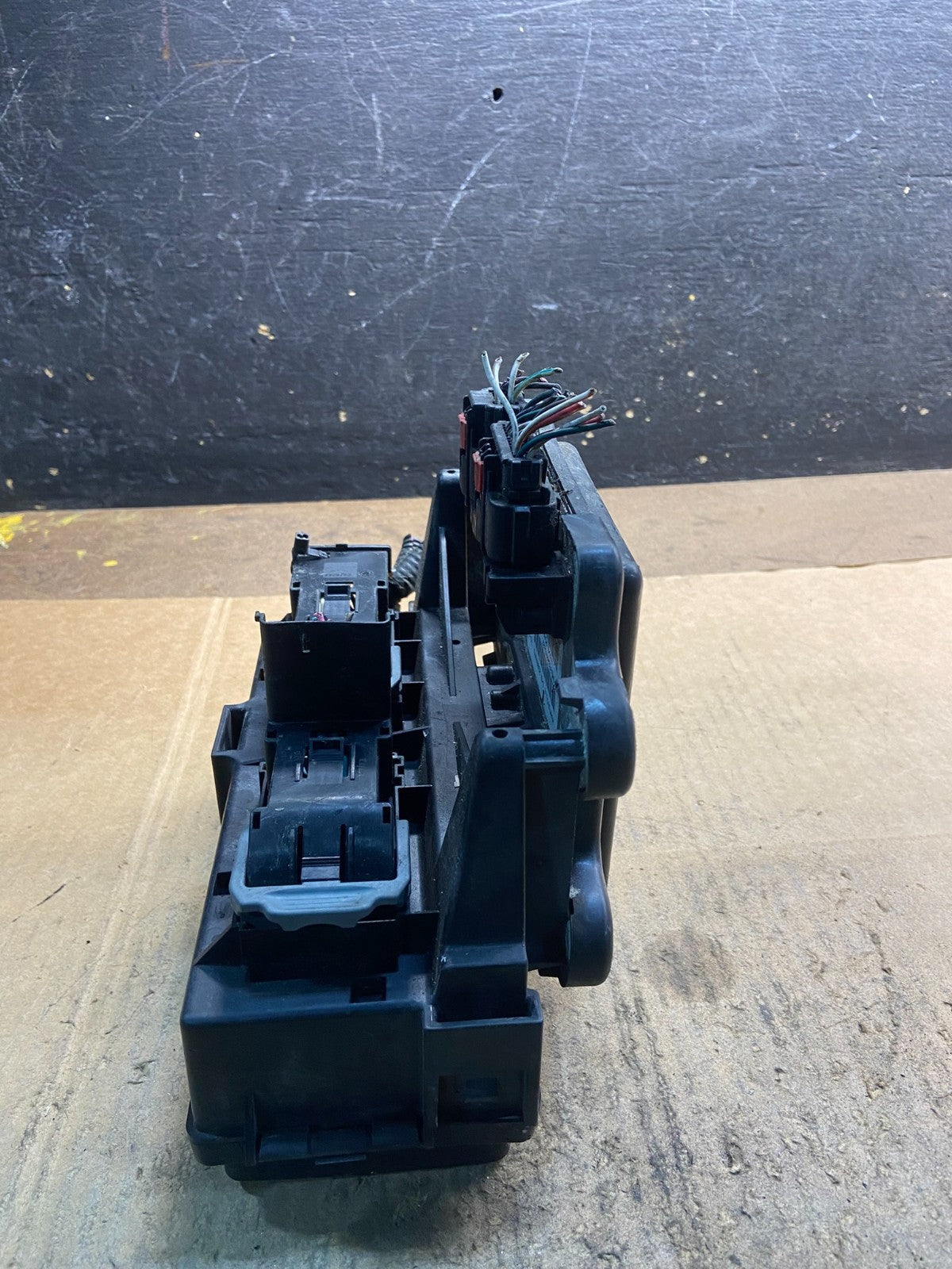 2007 Jeep Grand Cherokee Integrated Power Fuse Box 04692109ac Y4223 DG2