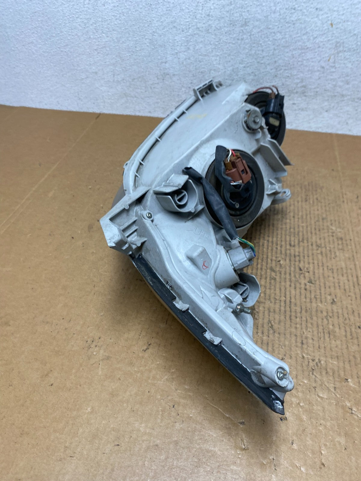 2002 to 2004 Toyota Camry Halogen Headlight Right Passenger Rh AE1243 DW6