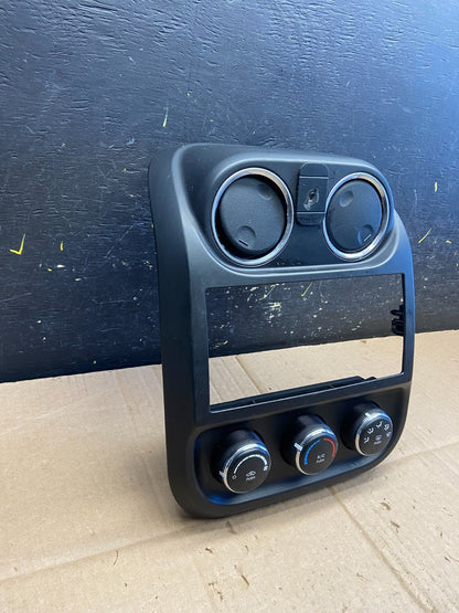 2011 to 2017 Jeep Compass Dash Climate Temperature Control Radio Bezel AA7883 DG2