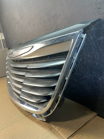 2011 to 2016 Chrysler Town & Country Front Upper Grill Grille AC5452 DG2