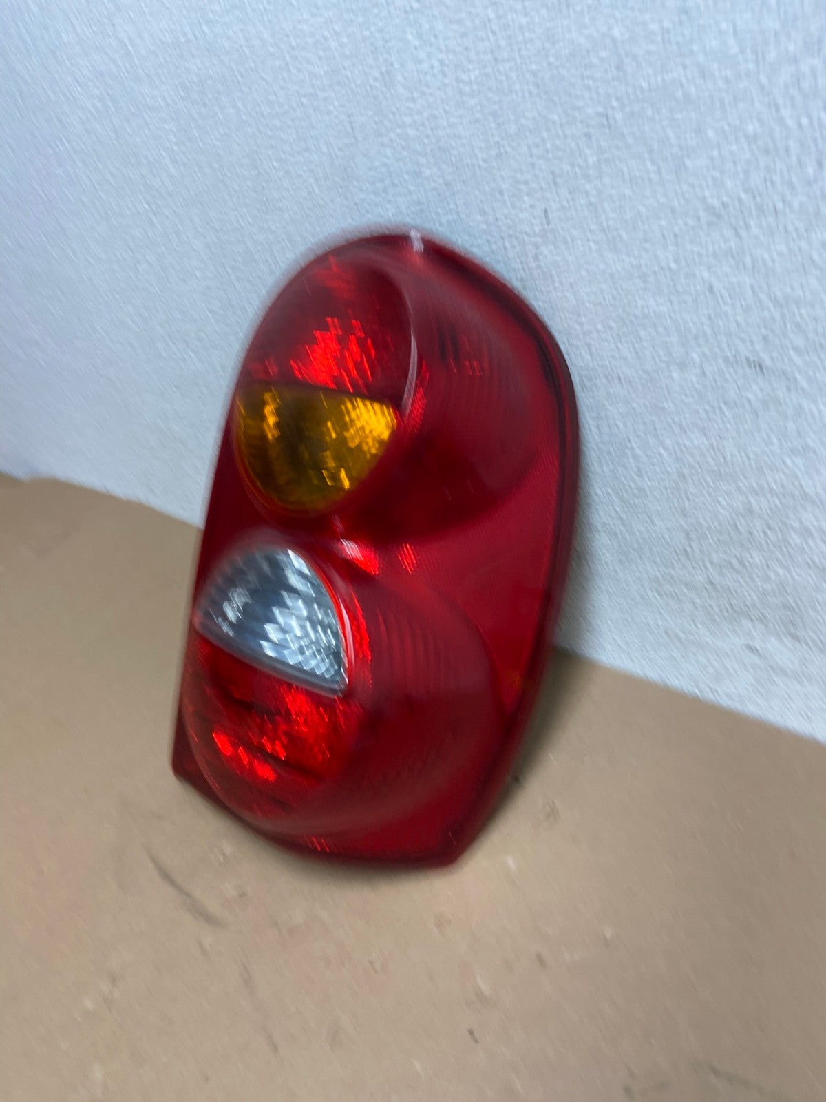 2002 2003 2004 Jeep Liberty Right Passenger Rh Side Tail Light AD6428 LK1