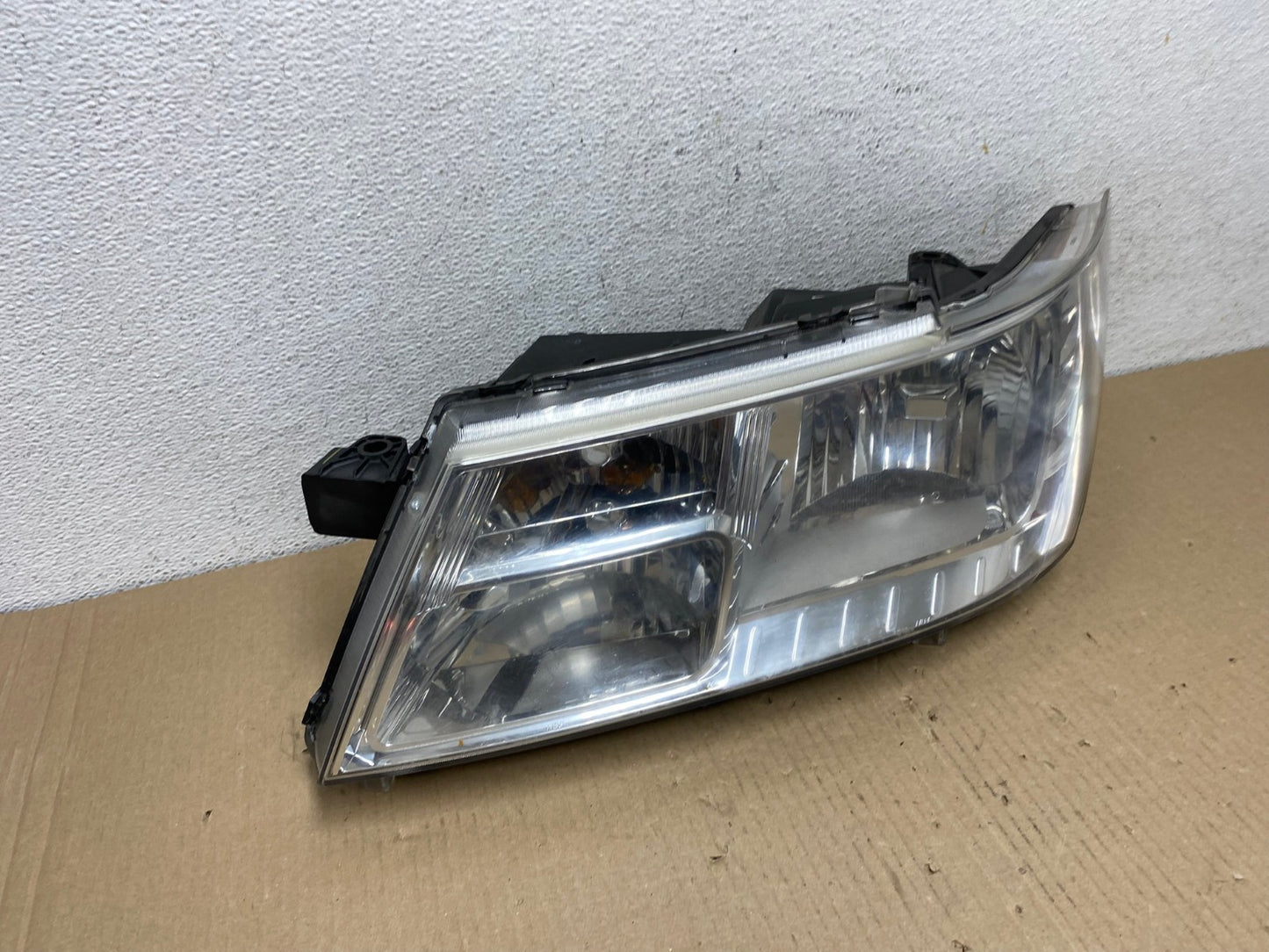 2009 to 2017 Dodge Journey Headlight Left Driver Lh Side Halogen AE9497 LK2