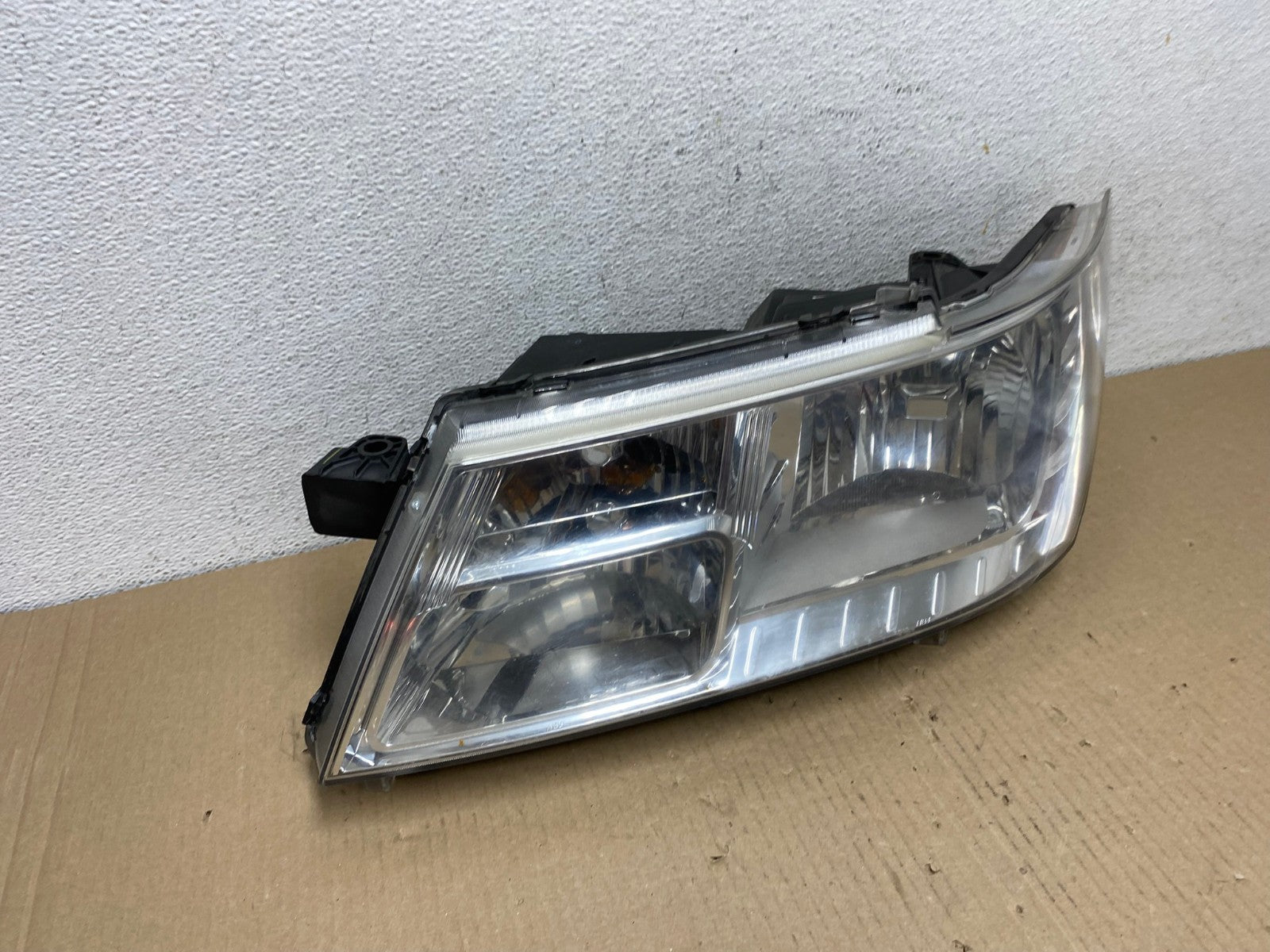 2009 to 2017 Dodge Journey Headlight Left Driver Lh Side Halogen AE9497 LK2