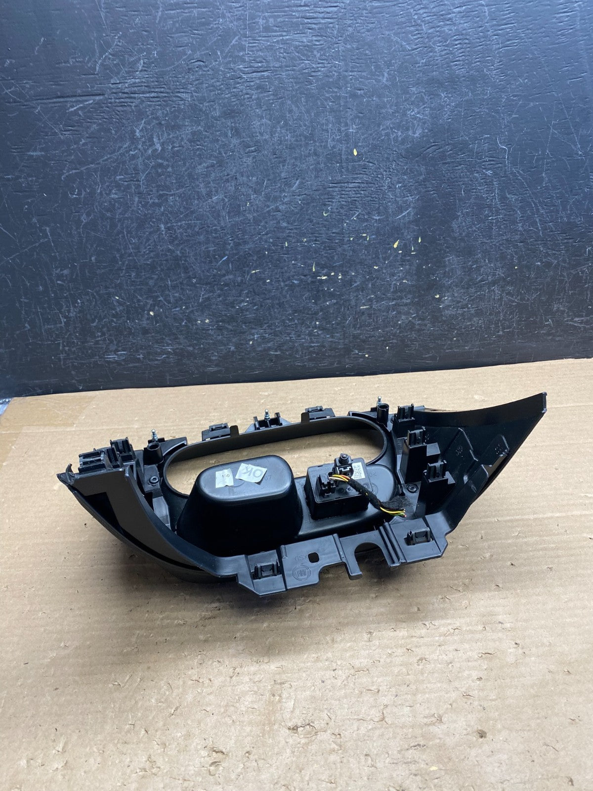 2014 - 2017 Fiat 500L Dash Climate Control USB AUX Bezel Trim ag8396 DG5