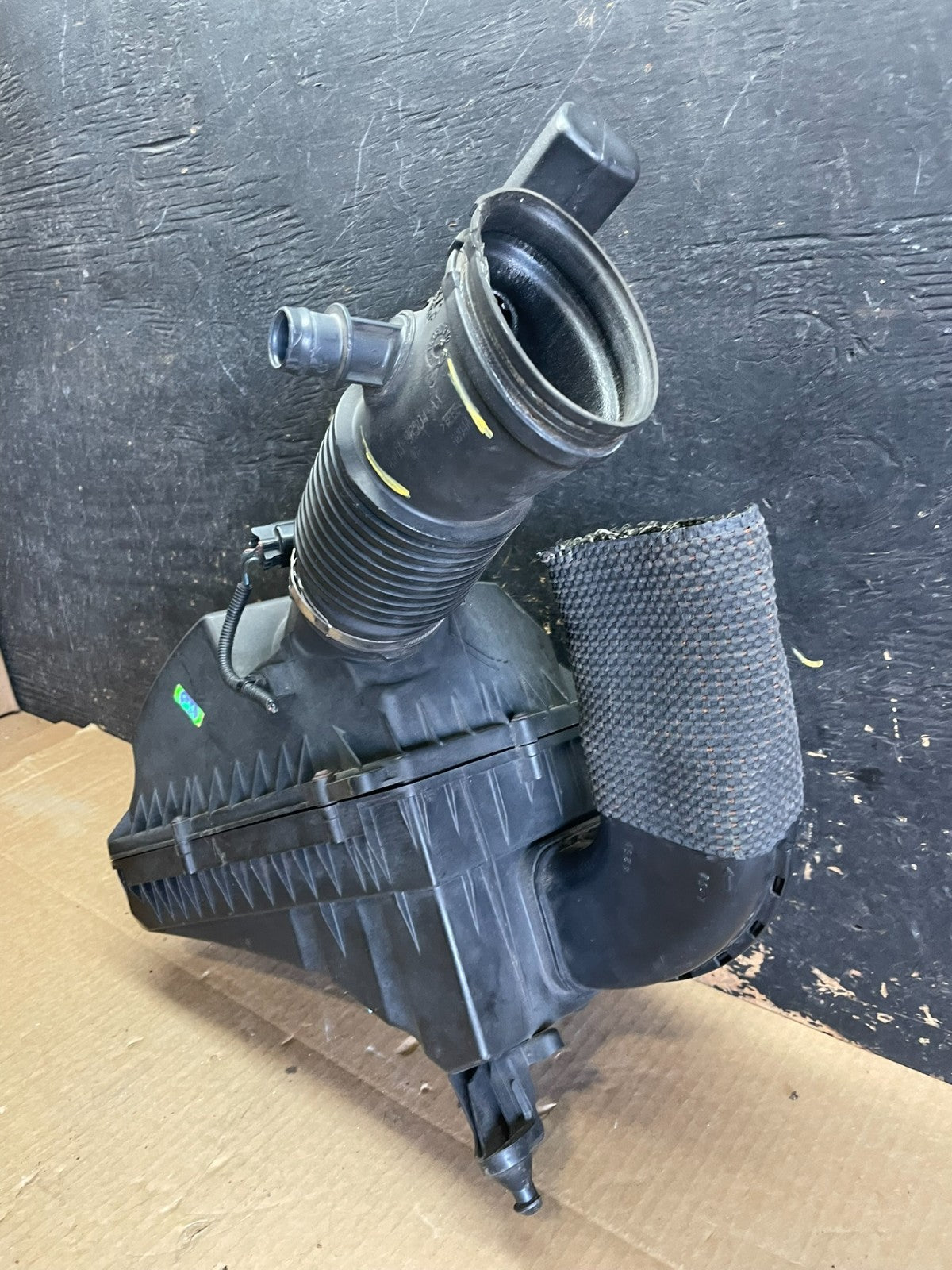 2010-2013 Jaguar XJ 5.0l Right Air Filter Box Cleaner Intake Pipe Hose aa6029 DG6