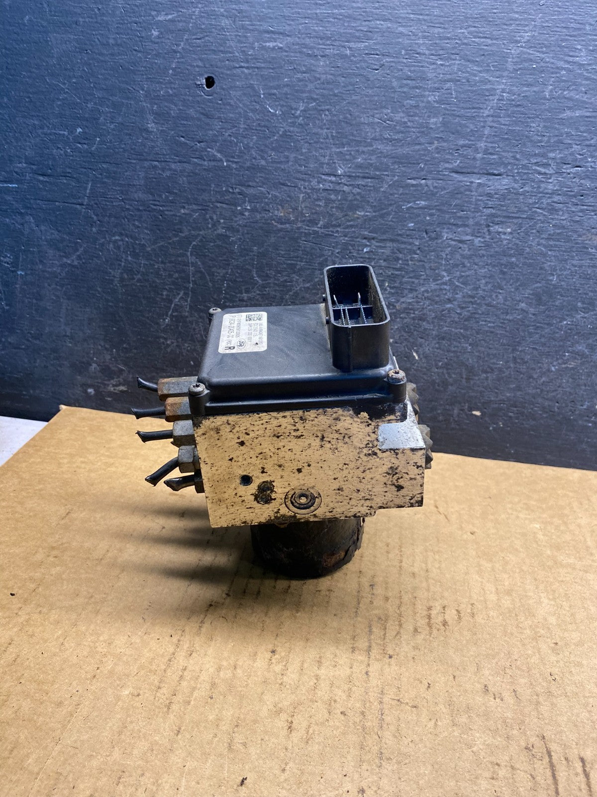 2009 Ford E-150 E150 E250 E350 ABS Anti-Lock Brake Pump Module AH7229 DW2