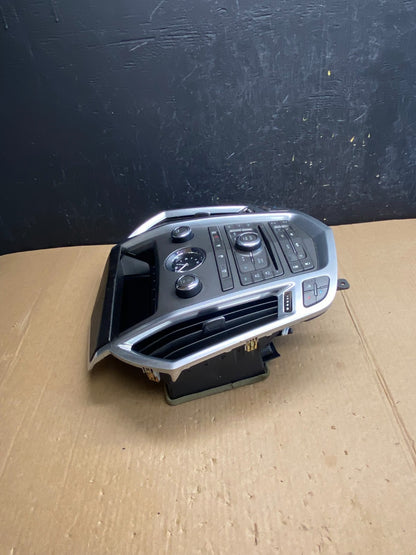 2011-2012 Cadillac SRX A/C Heater Radio Climate Control Panel Bezel OE ae4425 DG1