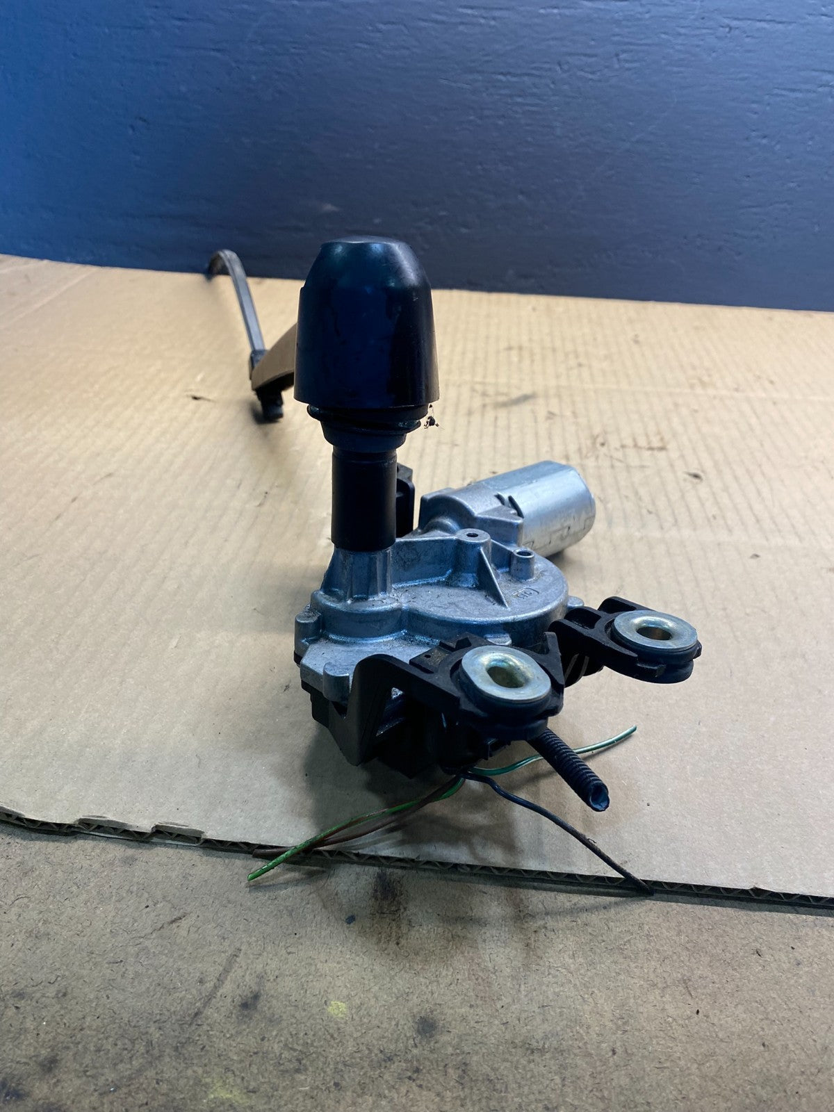 2011 to 2013 Volkswagen Jetta Rear Windshield Wiper Motor OEM ab4174 DG2