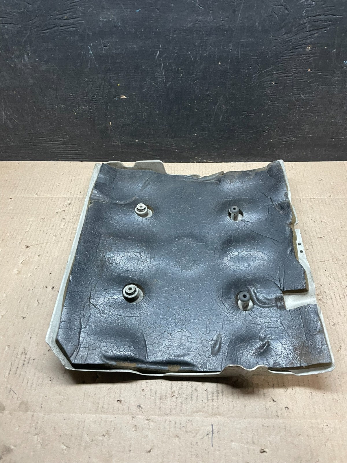 2001 to 2004 Cadillac Deville Seville Northstar Engine Motor Cover i7728 DG6