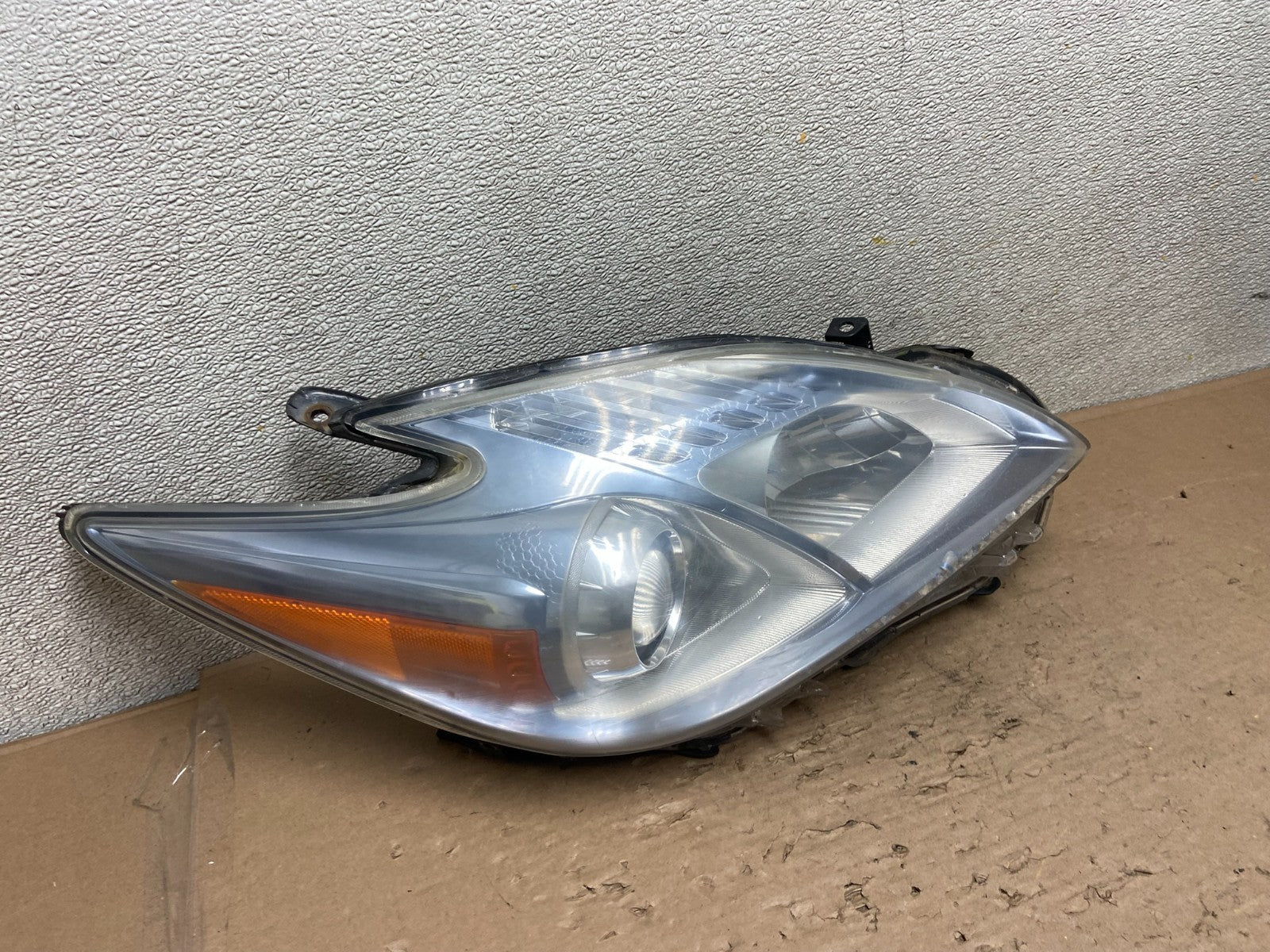 2010 - 2011 Toyota Prius Right Passenger Rh Blue Halogen Headlight AB0883 DW2
