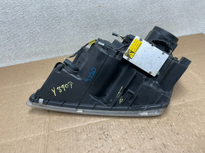 2004 to 2006 Chrysler Pacifica Headlight Right Passenger Xenon OEM Y8907 DW7