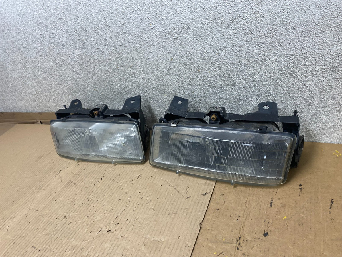 1989 to 1993 Pontiac Trans Sport Left+Right Set Headlight U2643 PS1