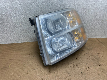 2007 to 2014 Chevrolet Silverado Left Driver Lh Side Headlight Oem AA8346 DW2