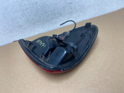 2004 - 2007 Dodge Grand Caravan Right Passenger Side Tail Light AF7271 DW6