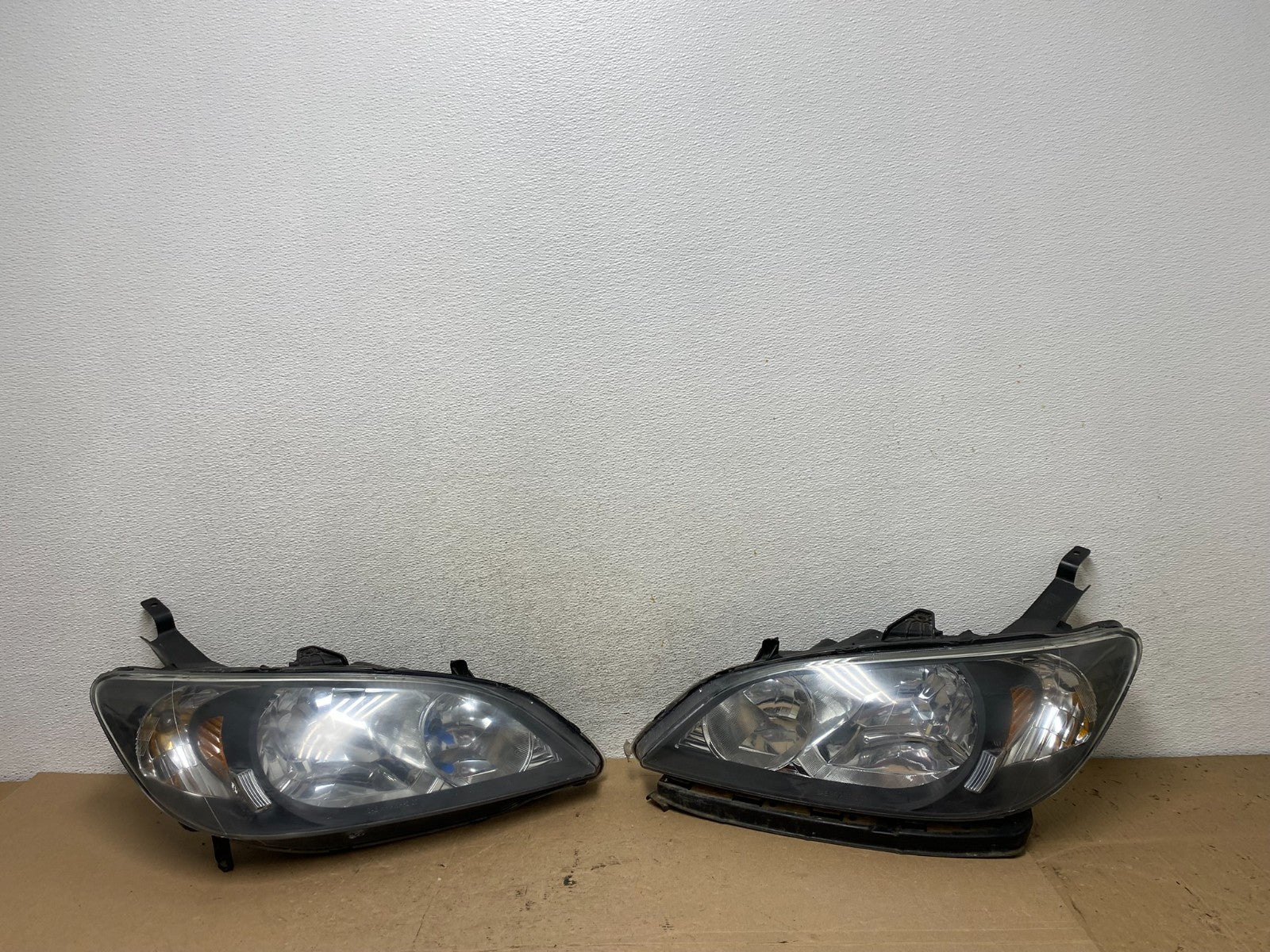 2004 to 2005 Honda Civic Left+Right Set Side Headlights AF4629 DW0