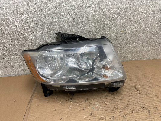 2011-2013 Jeep Grand Cherokee Right Passenger Halogen Headlight AA9550 DW0