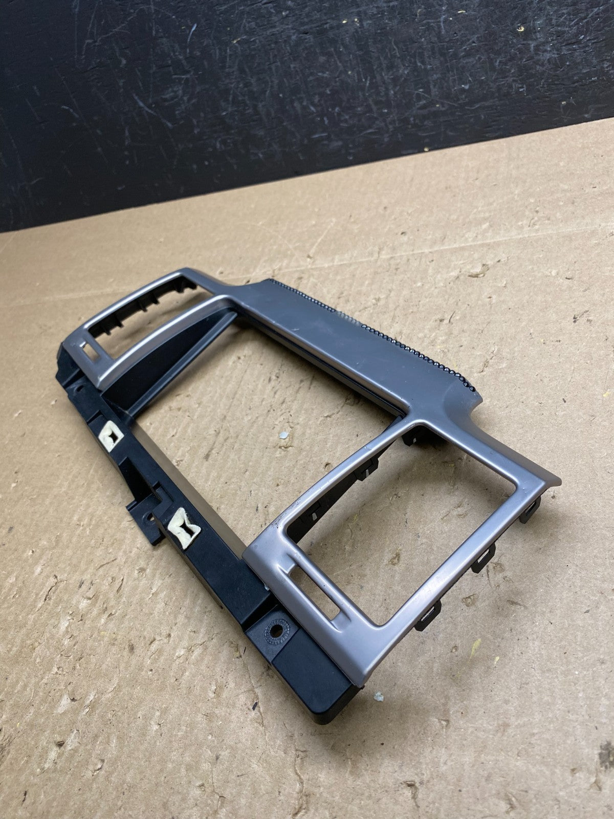 2010 - 2012 Lincoln MKZ Center Dash Gps Radio Bezel Panel Air Vent AC6597 DG2
