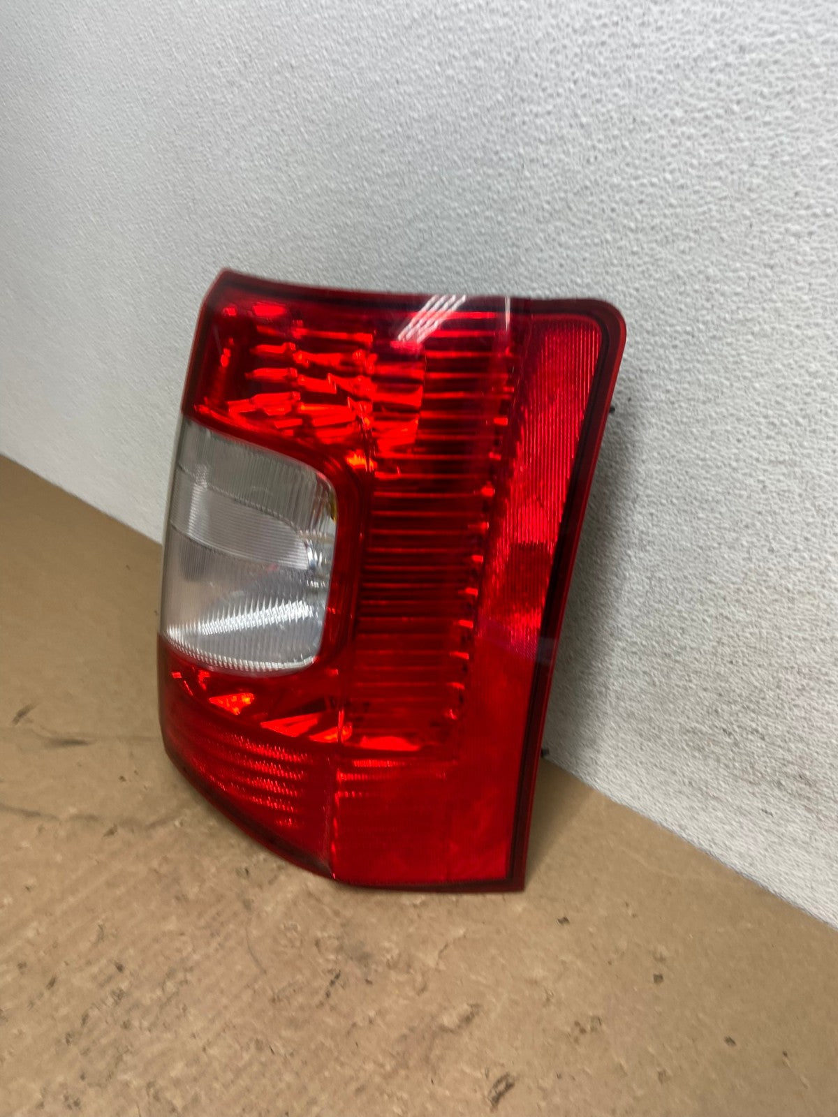2011-2016 Chrysler Town and Country Right Passenger RH Tail Light AG1237 LK1