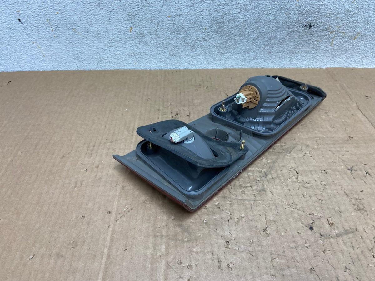 2000-2001 Toyota Camry Tail Light Right Passenger Rh Side Inner AI5576 LK3