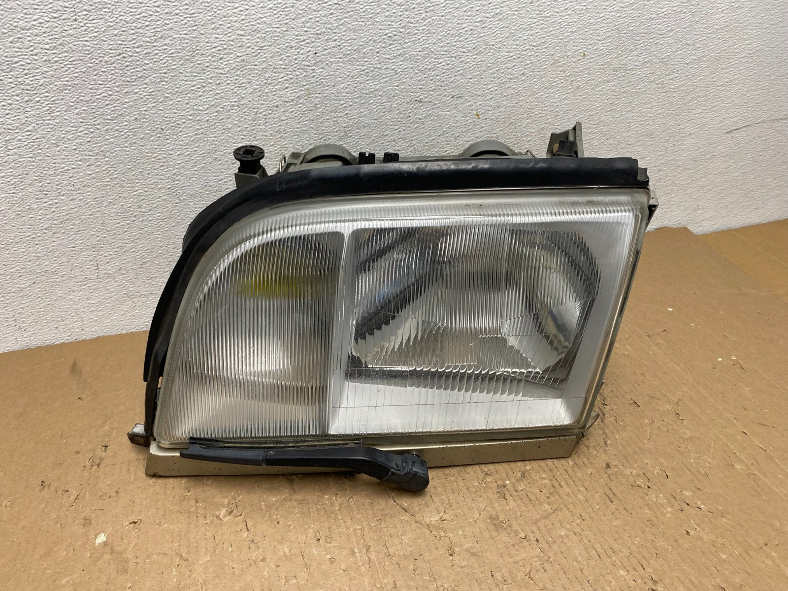 1992 1993 Mercedes W140 S500 Left Driver LH Halogen Headlight AD8754 DG0