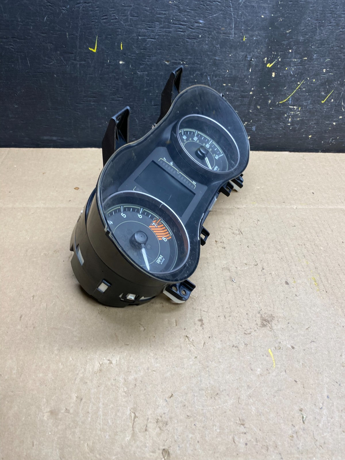 2014 Jeep Cherokee Speedometer Cluster Trim Bezel t9309 DG1