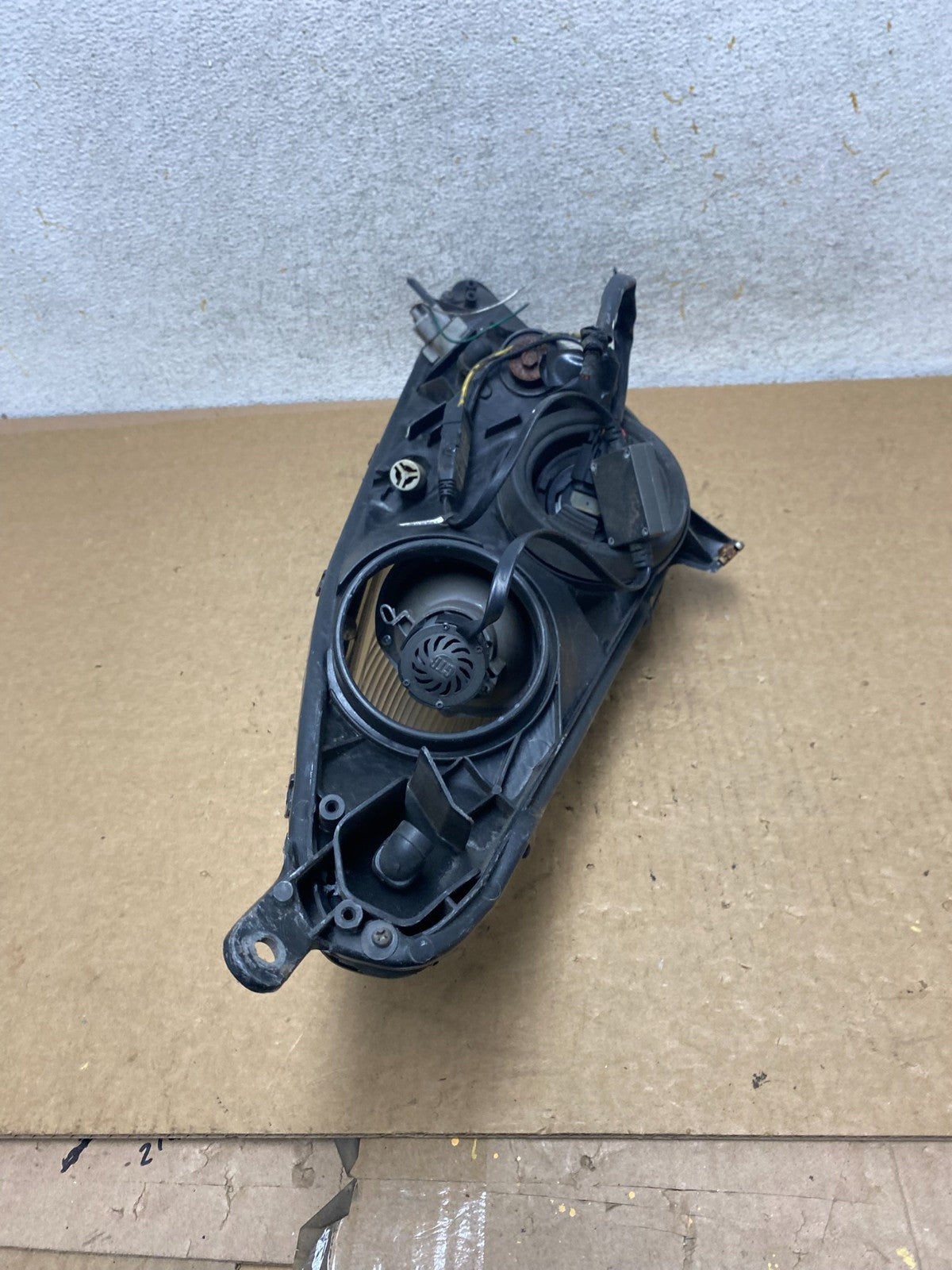 2000 to 2005 Toyota Celica Left Driver LH Halogen Headlight AI3457 DW9