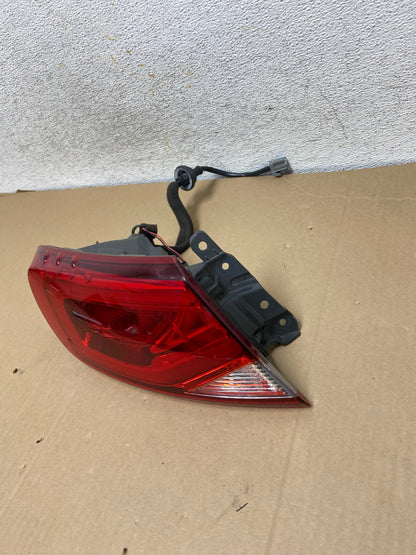 2015 2016 2017 Chrysler 200 Sedan Left Driver LH Side Tail Light AH2562 LK2