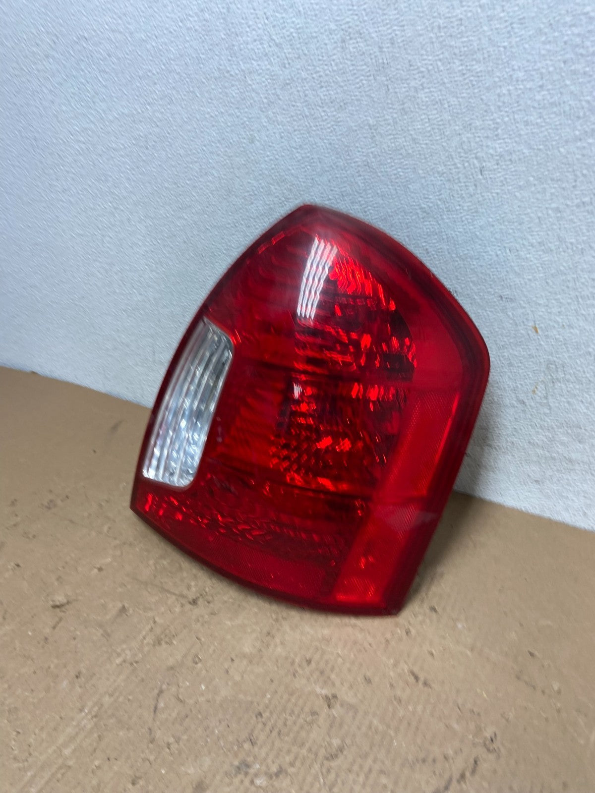 2006-2011 Hyundai Accent Sedan Right Passenger Side Rh Tail Light AD8237 DW1