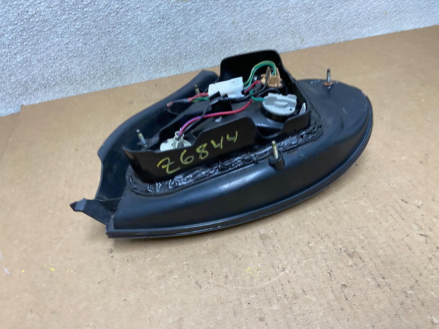 2000 to 2001 Nissan Maxima Left Driver Lh Side Tail Light Oem Z6844 DW5