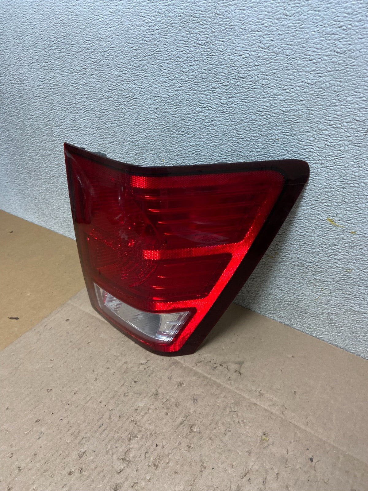 2007 2008 2009 2010 Jeep Grand Cherokee Right Passenger Tail Light Oem Z6299 DW1