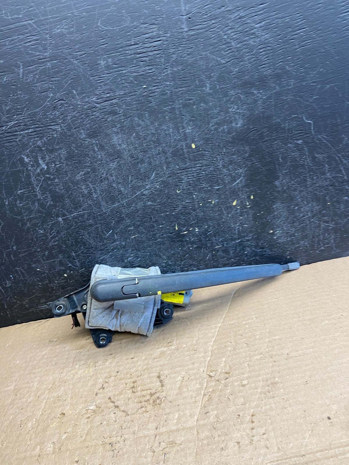 2011 to 2019 Ford Explorer Rear Windshield Wiper Motor AF2251 DW0