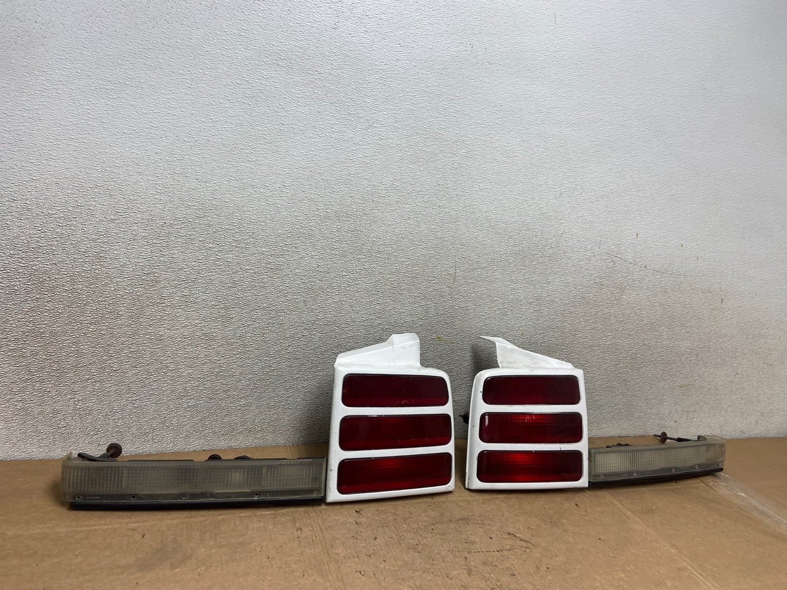 1991-1996 Oldsmobile Cutlass Ciera Left+Right Side Tail Lights OEM Y6007 DW2