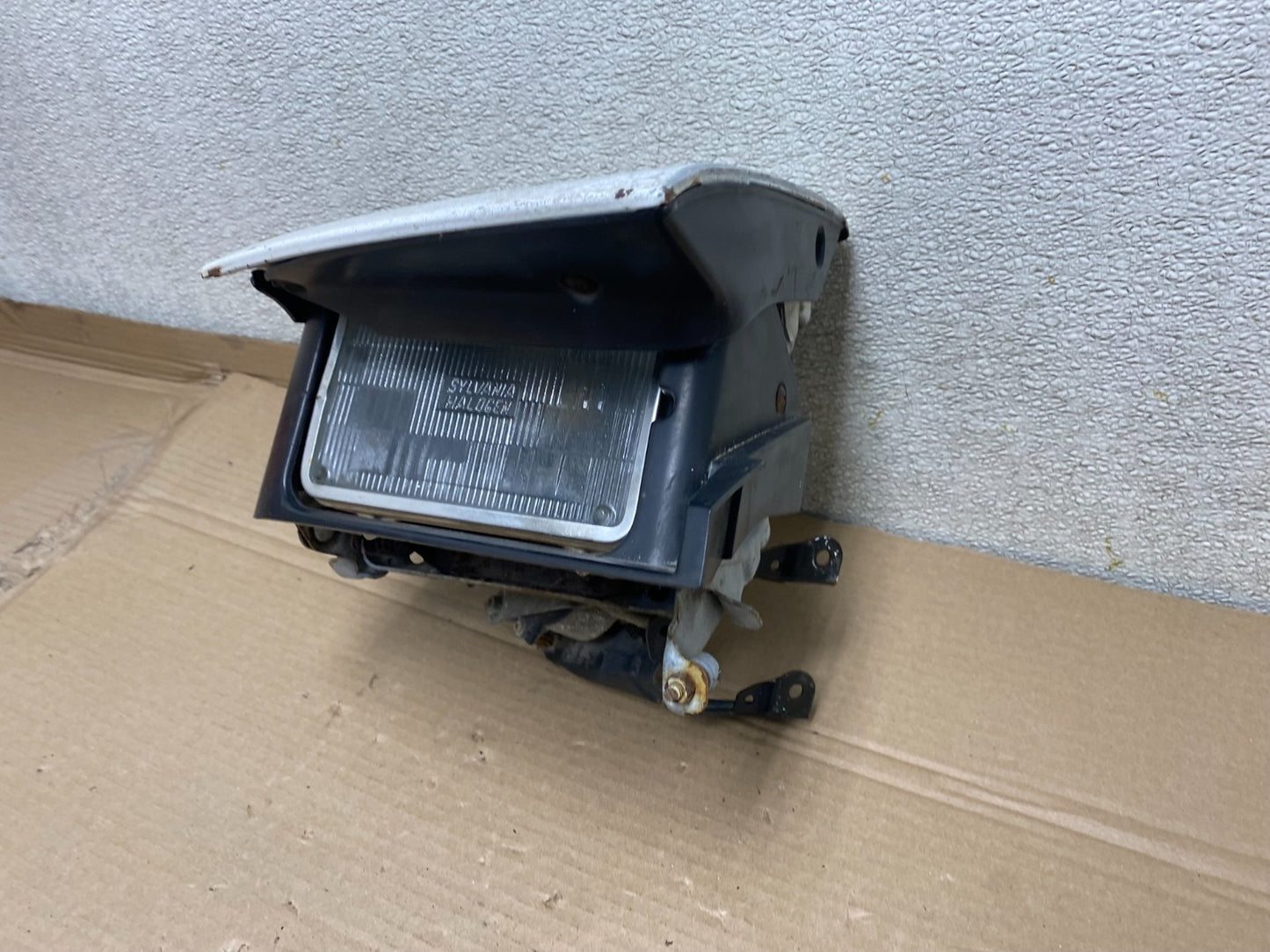 1990 1991 Mitsubishi Eclipse Right Passenger RH Headlight U0705 DG1