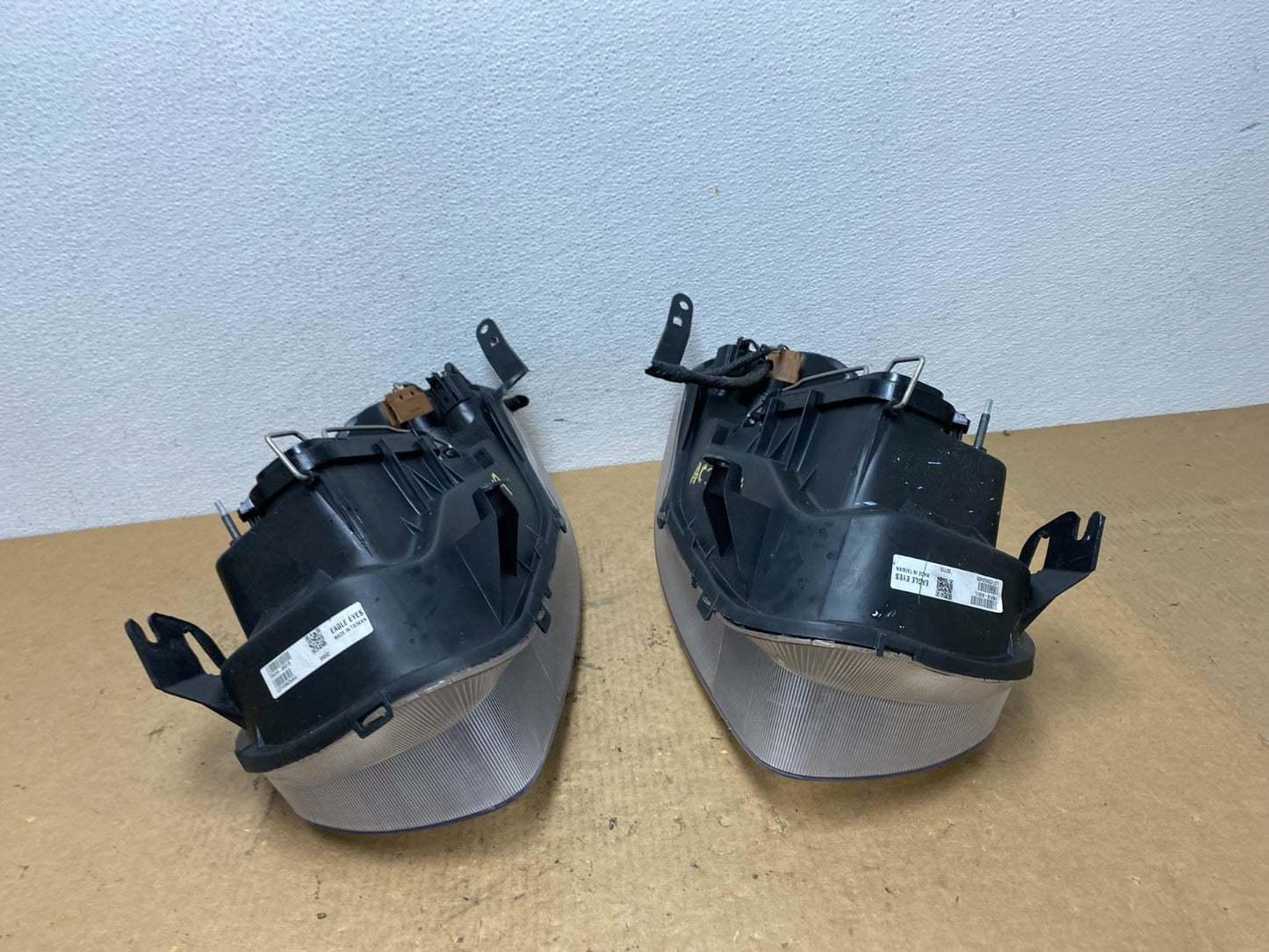 2005 - 2007 Ford Escape Headlights Left+Right Halogen AC3549 DW8