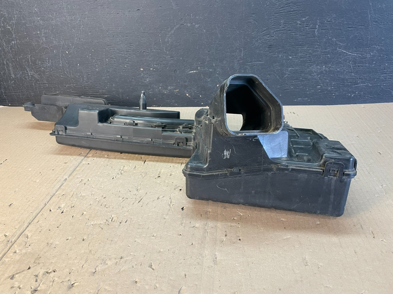 2009 to 2014 Nissan Murano Upper Air Intake Duct AE0738 DG43