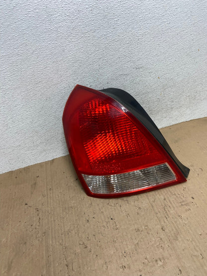 2001-2003 Sedan Hyundai Elantra Left Driver Lh Side Tail Light AE9328 LK2