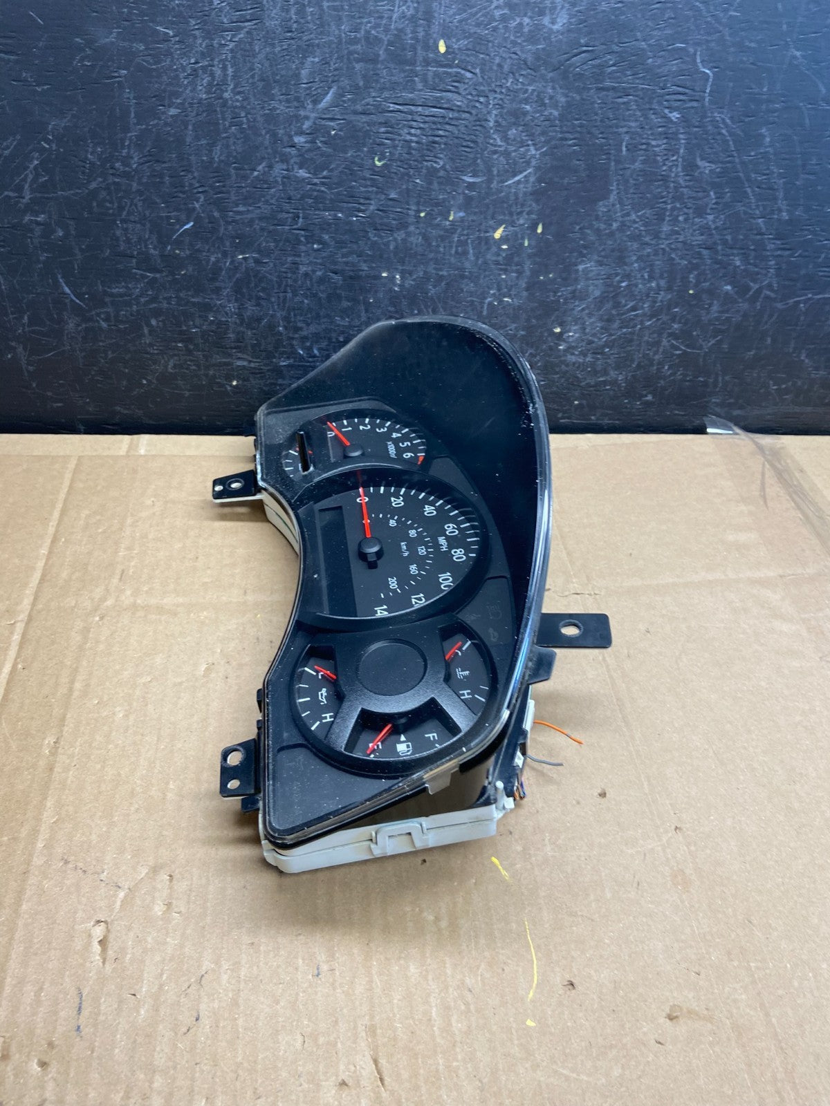 2006 Nissan Armada Speedometer Cluster Gauge ad2134 DG2