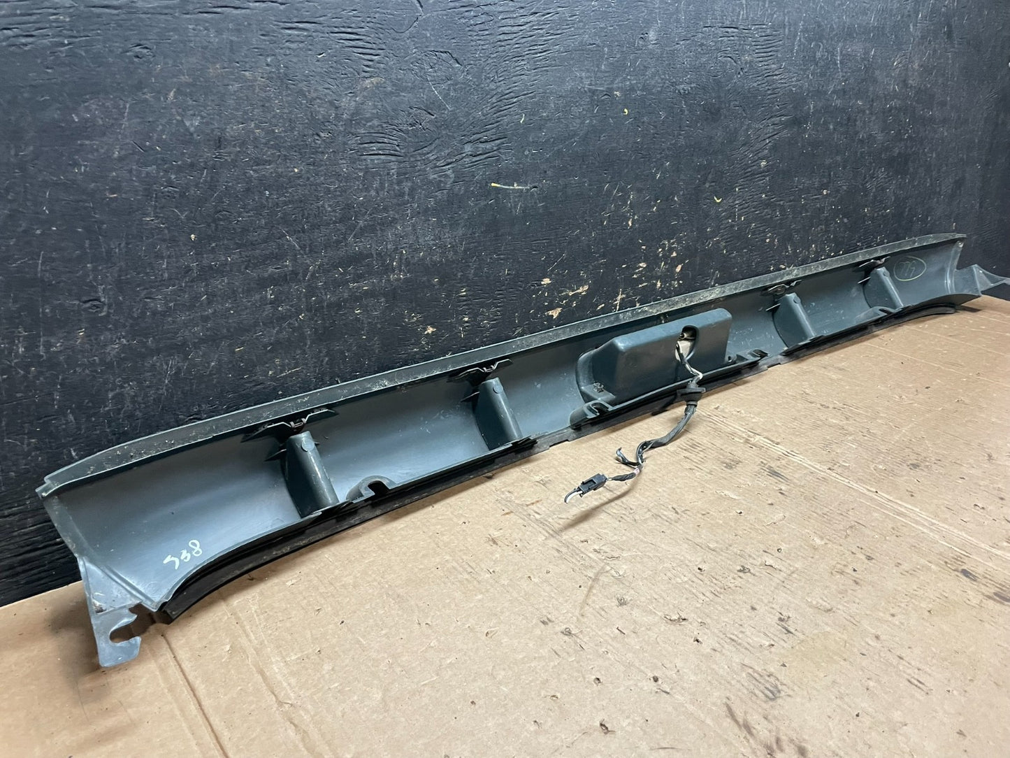 1996 to 2002 Chevrolet Express 3rd Third Brake Light Trim Spoiler Z5993 DG5