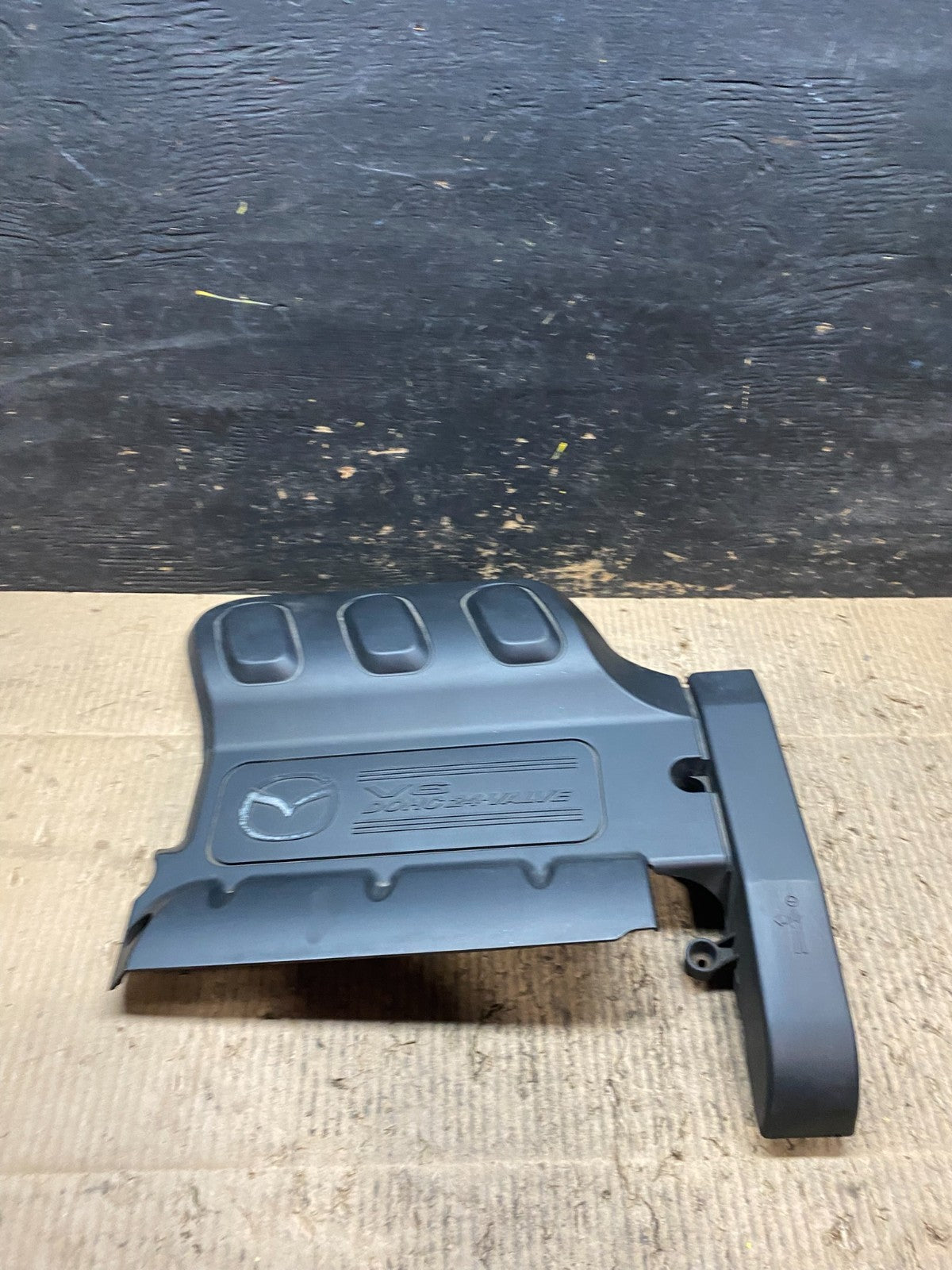 2000 to 2003 Mazda Tribute DOHC 24 VALVE Engine Shield Top Cover t9937 DG0